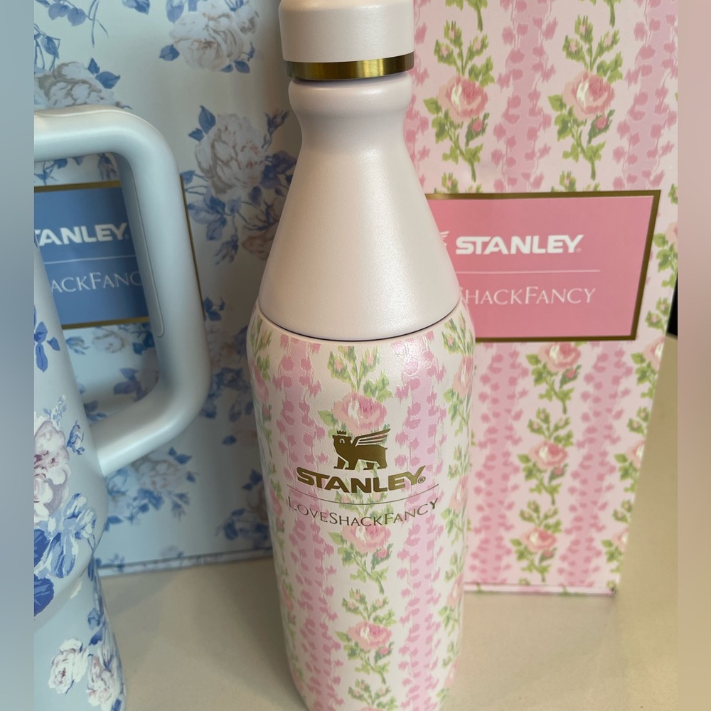 Stanley x Love shack fancy bottle 20 oz